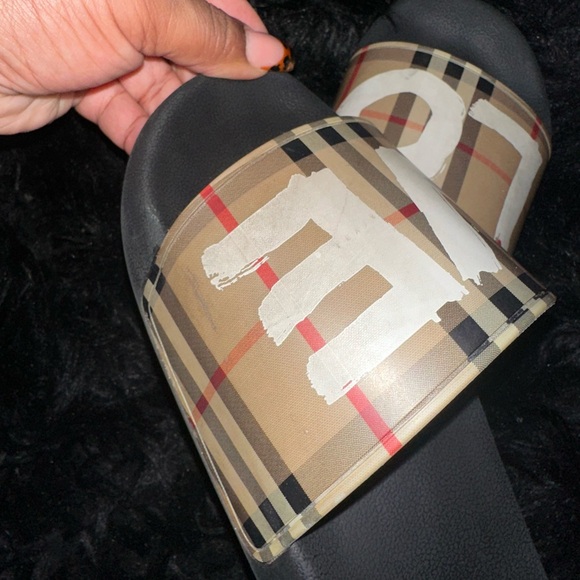 Burberry LOVE Slides - Picture 5 of 9